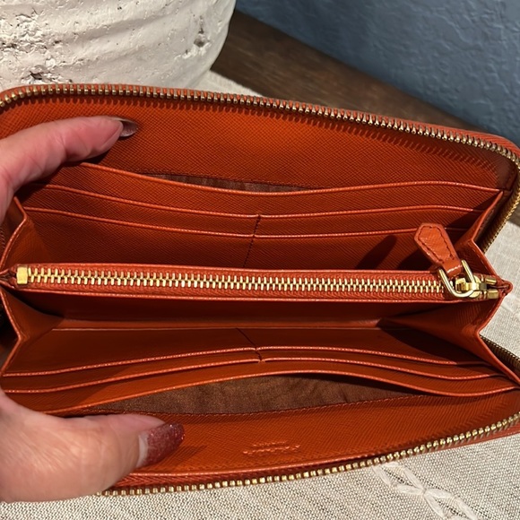 EUC Prada Zippy wallet, Authentic! - Picture 16 of 16